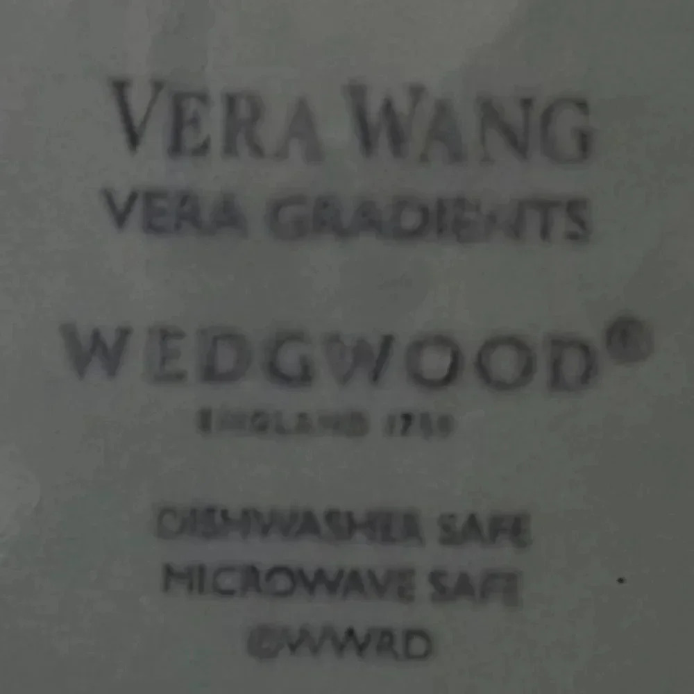 Vera Wang Vera Gradients Wedgewood England 1759 Green 4 Plates Salad/Dessert - Picture 13 of 13